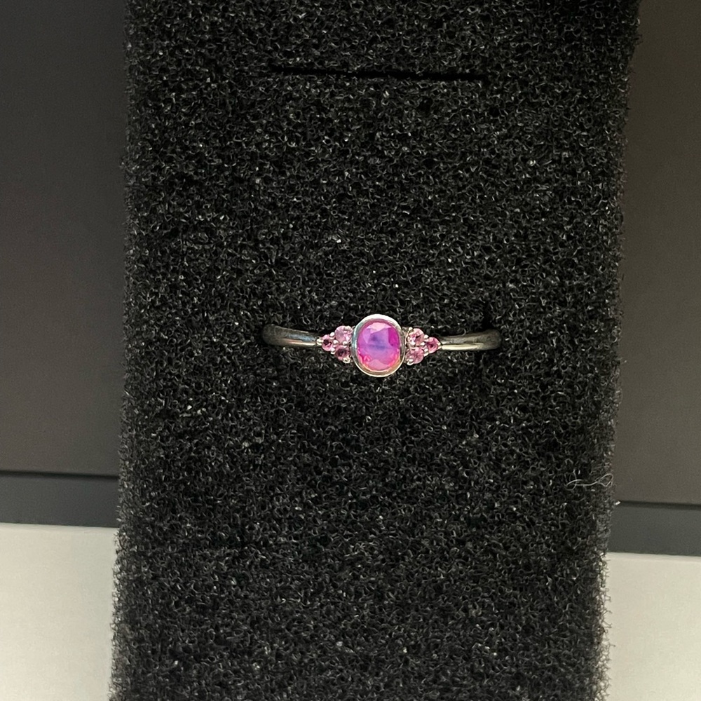 Size10 14k WG w Pink stone ring